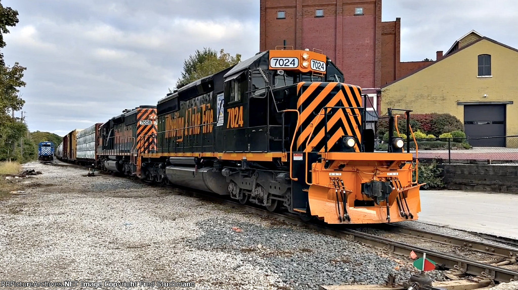 WE 7024 leads 291-28 at Summit St.